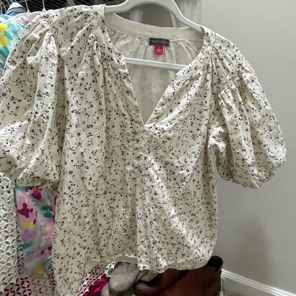 Vince Camuto white black & gold short baloon sleeved blouse NWOT SIZE SMALL - Picture 5 of 7